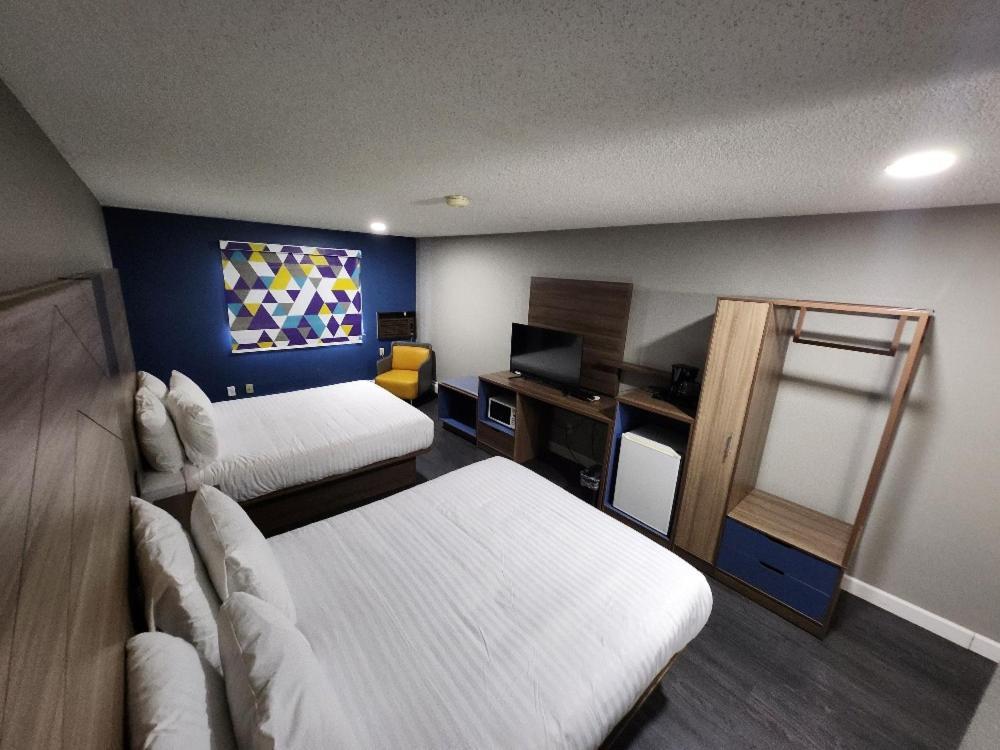Super 8 By Wyndham Hayward Wi Motel Eksteriør billede