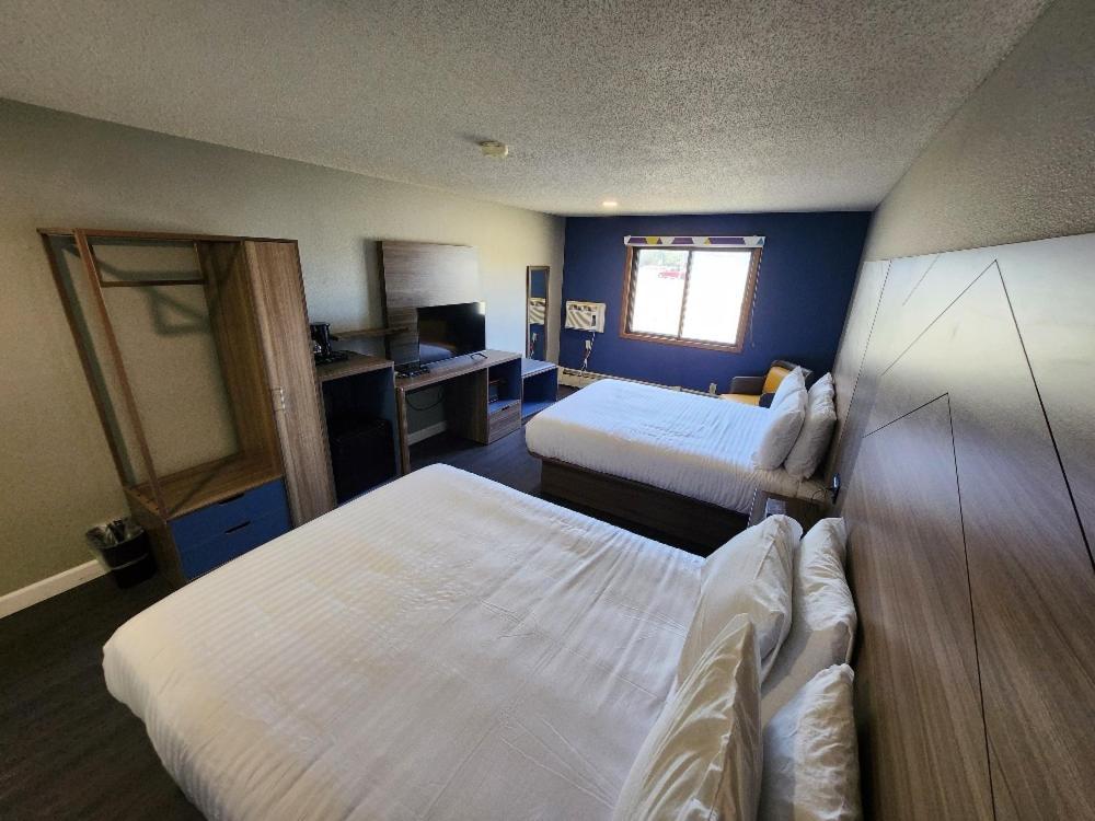 Super 8 By Wyndham Hayward Wi Motel Eksteriør billede