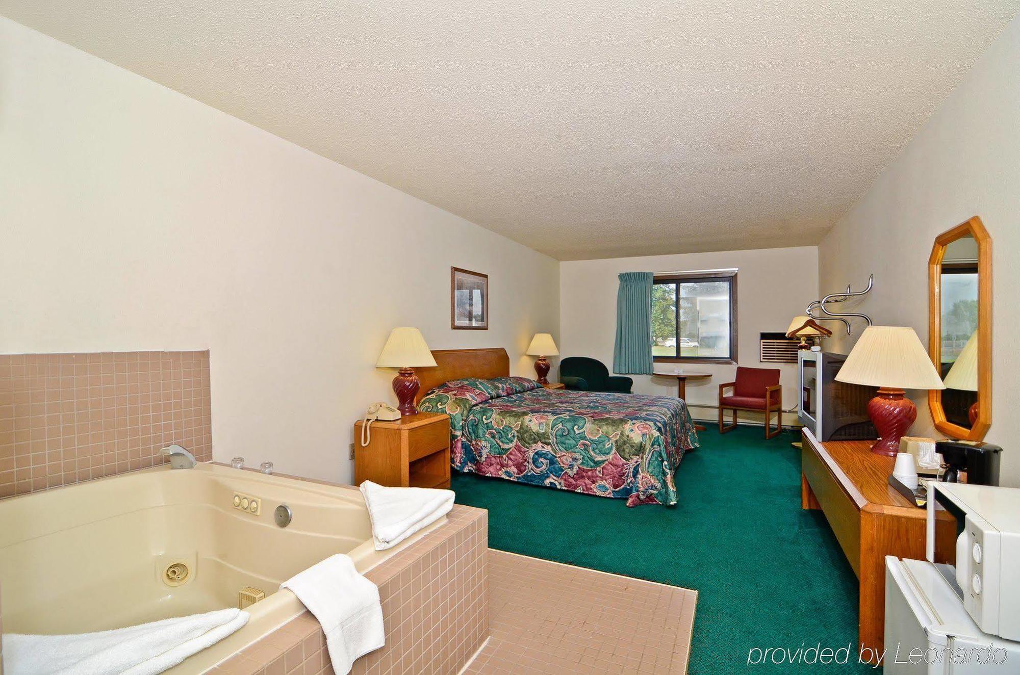 Super 8 By Wyndham Hayward Wi Motel Eksteriør billede